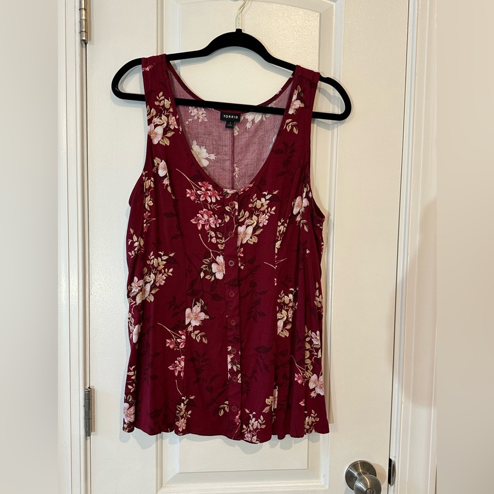 Torrid sleeveless floral blouse size 1